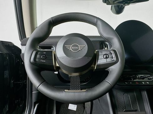 Certified 2025 MINI Cooper 2-Door Hardtop FWD image 10