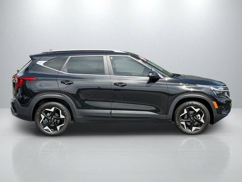 Certified 2025 Kia Seltos EX FWD image 10