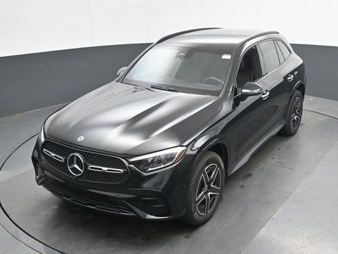 Used 2024 Mercedes-Benz GLC 300 4MATIC image 32