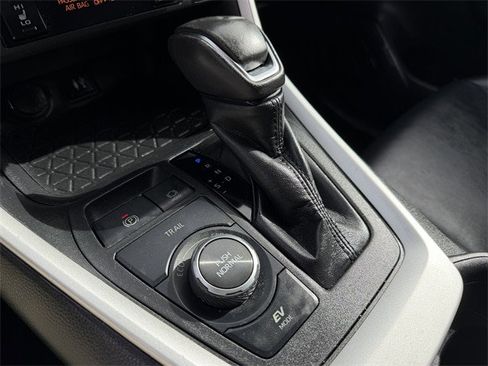Certified 2019 Toyota RAV4 XSE image 19