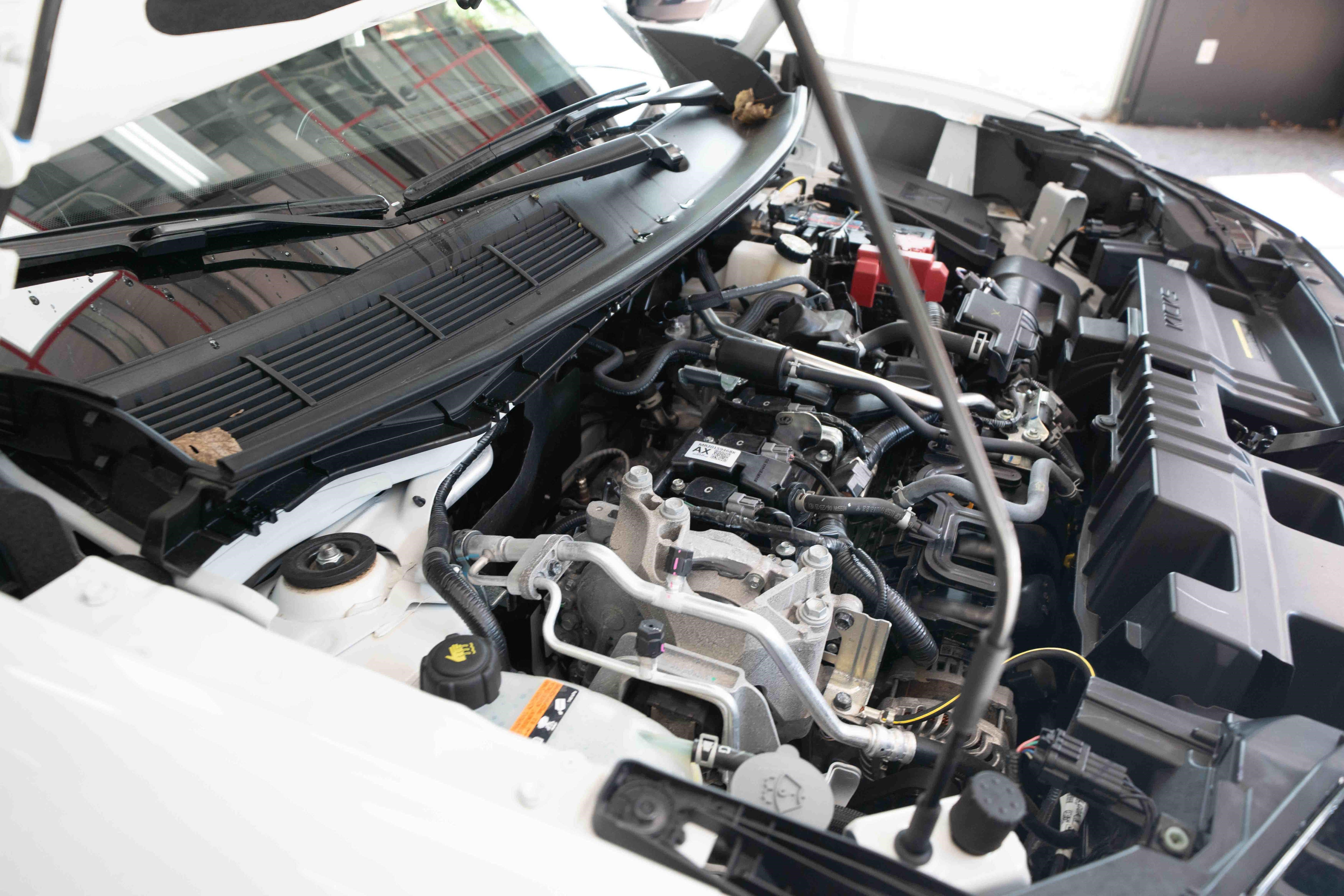 Used 2026 Nissan Kicks SR FWD image 32