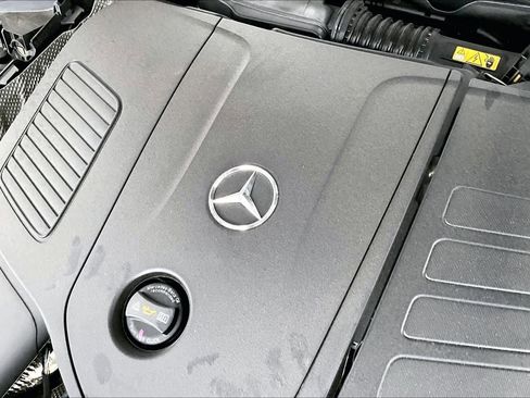 Certified 2025 Mercedes-Benz GLC 300 GLC 300 image 33