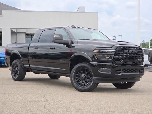 Used 2026 RAM 2500 Limited AWD/4WD image 2