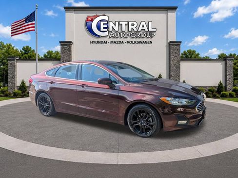 Used 2019 Ford Fusion SE w/ Equipment Group 151A FWD image 1