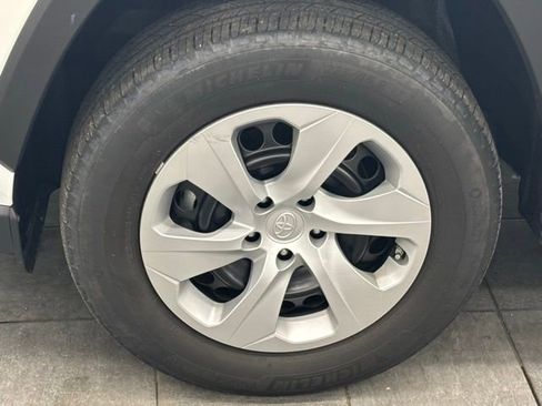 Used 2024 Toyota RAV4 LE image 6