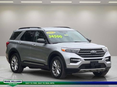 Used 2023 Ford Explorer XLT w/ Equipment Group 202A AWD/4WD image 1