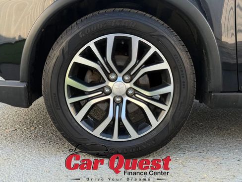 Used 2017 Mitsubishi Outlander GT AWD/4WD image 29