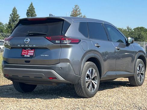 Used 2021 Nissan Rogue SV AWD/4WD image 3