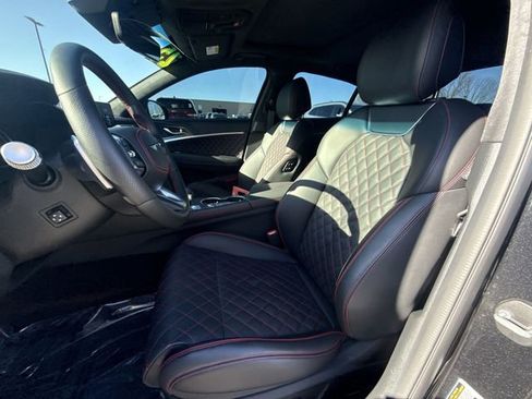 Used 2025 Genesis G70 3.3T Advanced w/ Sport Prestige Package image 11