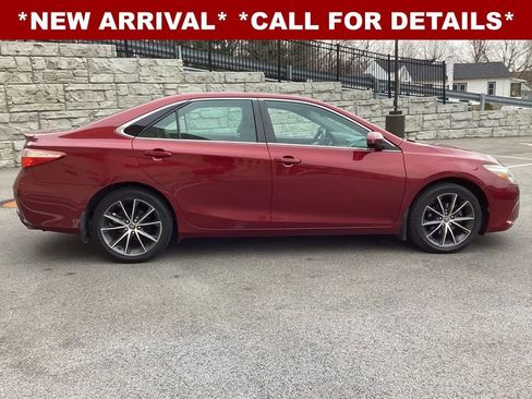 Used 2015 Toyota Camry XSE w/ Moonroof Package image 8