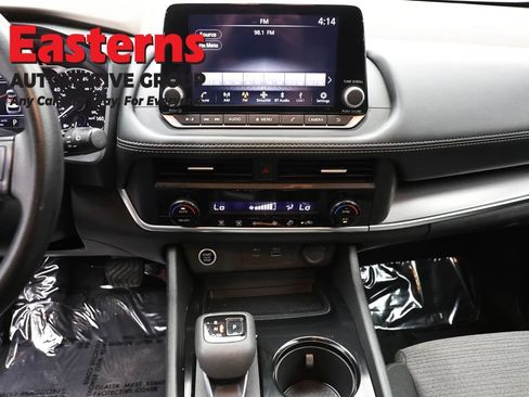 Used 2023 Nissan Rogue SV AWD/4WD image 11