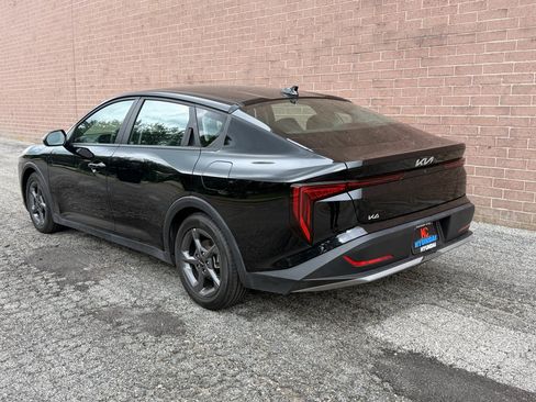 Used 2025 Kia K4 FWD image 3