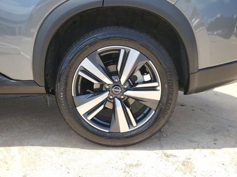 Used 2026 Nissan Rogue SL FWD image 8