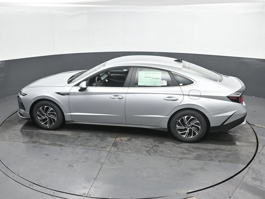 New 2026 Hyundai Sonata Blue FWD image 18