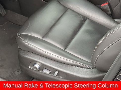 Used 2024 Cadillac XT4 Premium Luxury image 15