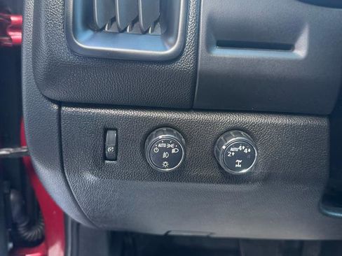 Used 2019 Chevrolet Colorado LT w/ LT Convenience Package image 8