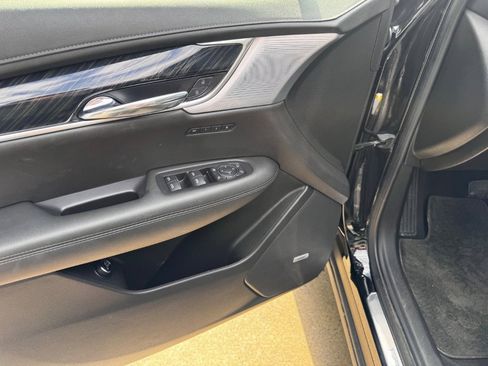 Used 2020 Cadillac XT6 Premium Luxury image 35