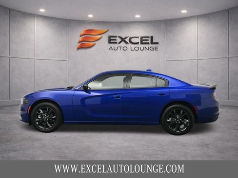 Used 2022 Dodge Charger SXT w/ Blacktop Package AWD/4WD image 3