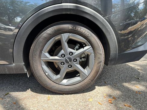 Used 2025 Kia K4 FWD image 29