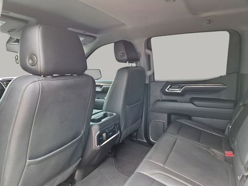 Used 2022 GMC Sierra 1500 SLT w/ SLT Convenience Package AWD/4WD image 18