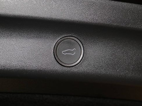 Used 2023 Tesla Model Y Long Range AWD/4WD image 88