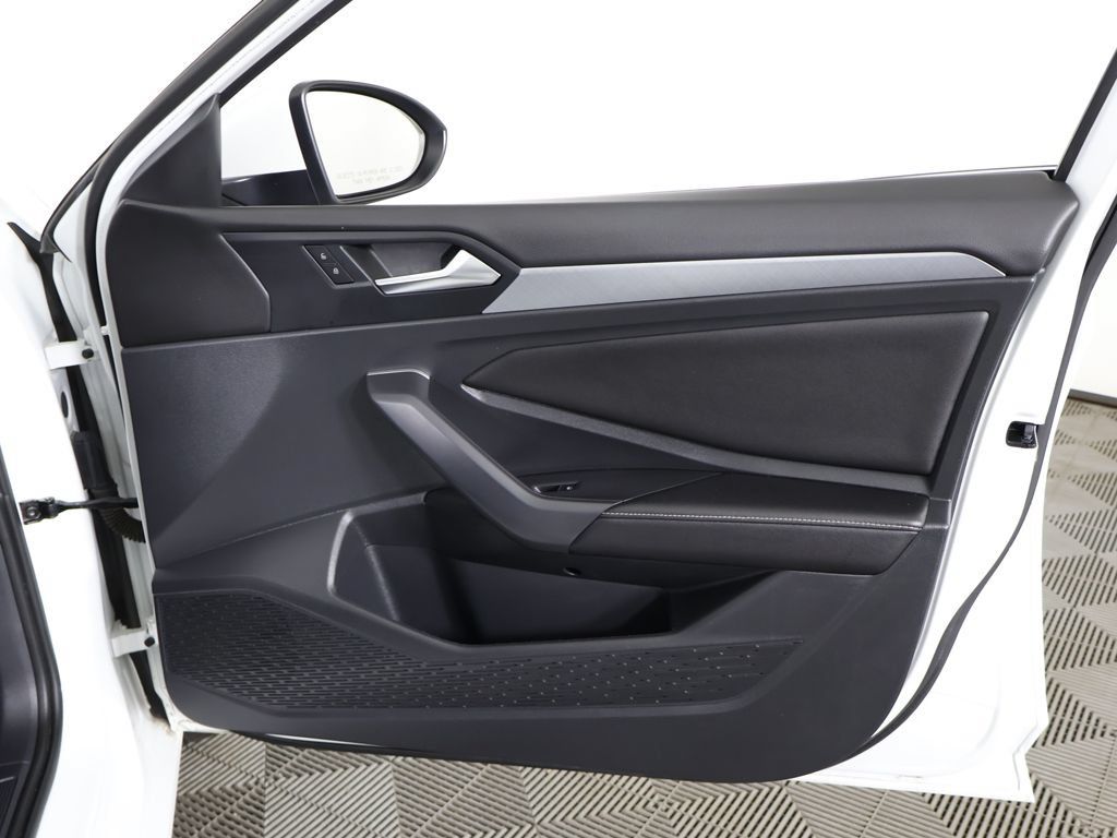 Used 2022 Volkswagen Jetta SE FWD image 22