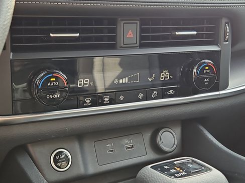 Certified 2023 Nissan Rogue SV image 15