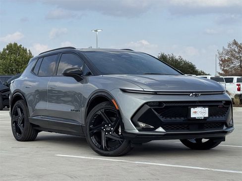 New 2026 Chevrolet Equinox EV RS image 2