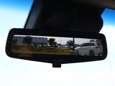 Used 2019 Cadillac Escalade ESV Platinum AWD/4WD image 38