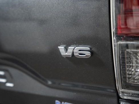 Used 2022 Toyota Tacoma SR5 image 9