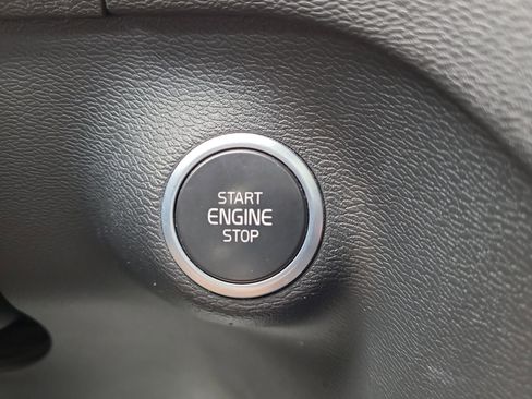 Used 2023 Volvo XC40 B4 Ultimate FWD image 30