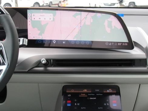 New 2027 Cadillac Vistiq Sport AWD/4WD image 15