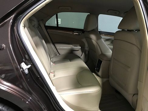 Used 2012 Chrysler 300 Limited w/ Luxury Group RWD image 19