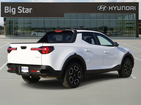 Used 2022 Hyundai Santa Cruz SEL Premium image 4