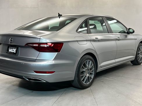 Used 2020 Volkswagen Jetta R-Line w/ R-Line Cold Weather Package FWD image 5