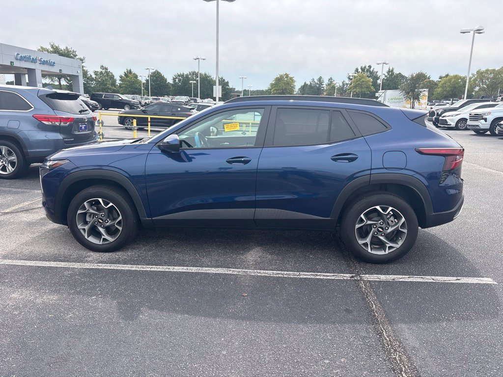 Used 2024 Chevrolet Trax LT w/ Driver Confidence Package FWD image 7