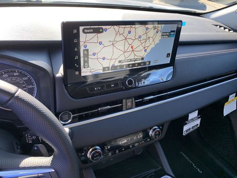 New 2025 Mitsubishi Outlander SE image 14