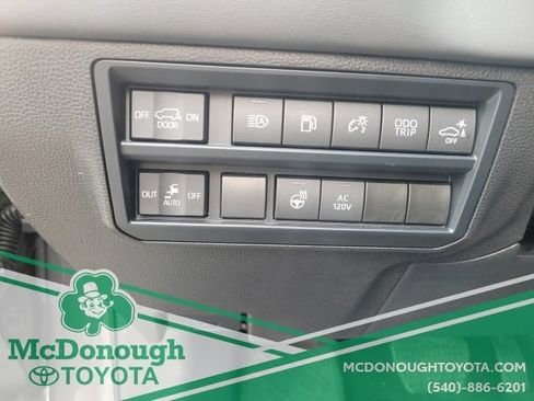 Used 2024 Toyota Sequoia Platinum AWD/4WD image 18