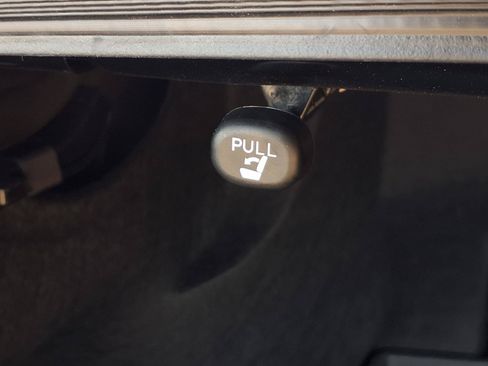 Used 2025 Toyota Camry LE FWD image 24