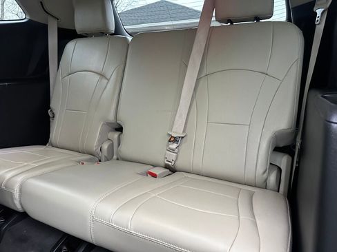 Used 2020 Buick Enclave Premium w/ Sun and Sites Package image 26