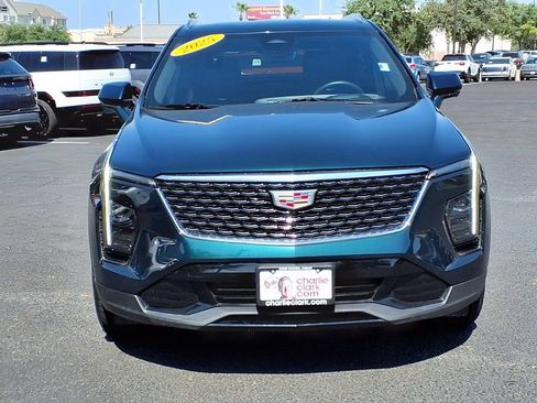 Used 2025 Cadillac XT4 Premium Luxury w/ Technology Package FWD image 8
