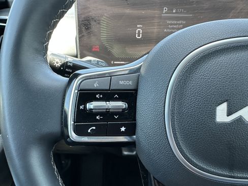 Used 2025 Kia Sorento S w/ Panoramic Sunroof Package FWD image 27