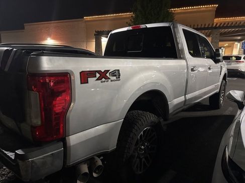 Used 2017 Ford F250 Lariat w/ Lariat Ultimate Package image 8