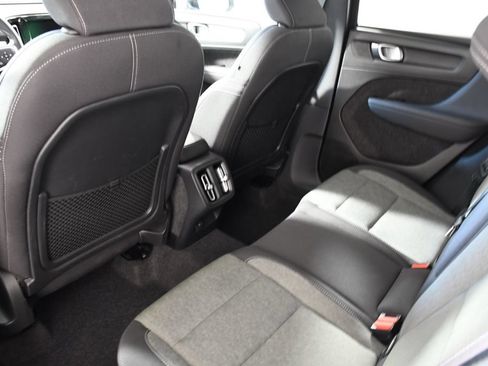 Used 2025 Volvo XC40 B5 Core AWD/4WD image 26