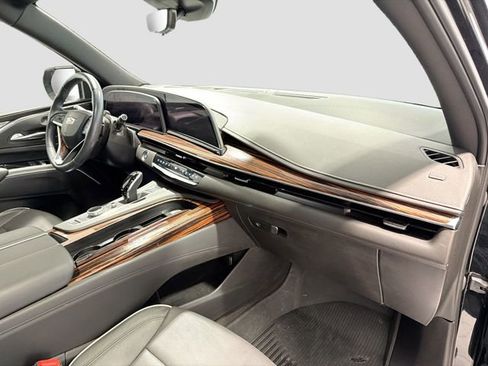 Certified 2023 Cadillac Escalade Premium Luxury w/ LPO, Floor Liner Package AWD/4WD image 28