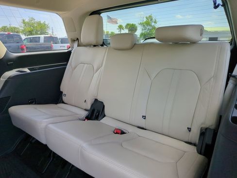 Used 2022 Ford Expedition Platinum image 20
