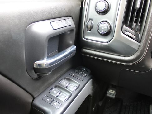 Used 2019 Chevrolet Silverado 2500 LTZ w/ Duramax Plus Package AWD/4WD image 21