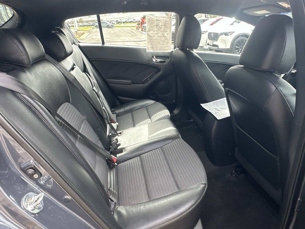 Used 2016 Kia Forte SX FWD image 30