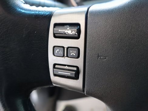 Used 2010 Nissan Titan SE w/ SE Value Truck Pkg image 15