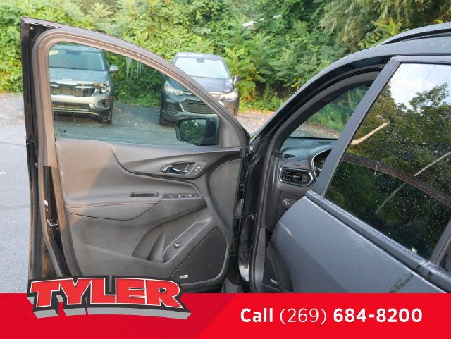 Used 2023 Chevrolet Equinox RS w/ RS Leather Package AWD/4WD image 18
